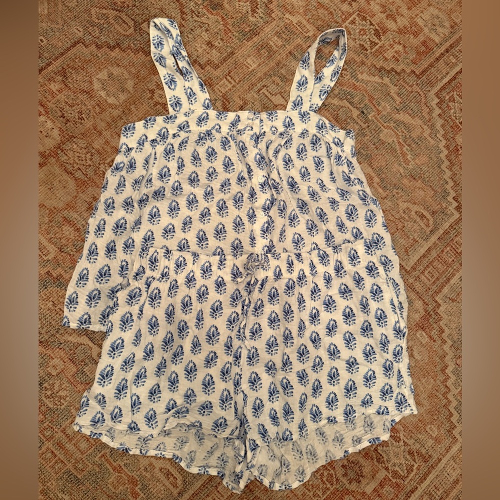 (On hold) Lake Hamptons lounge set